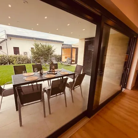 Premium Smart Residential Park House Villa Velence